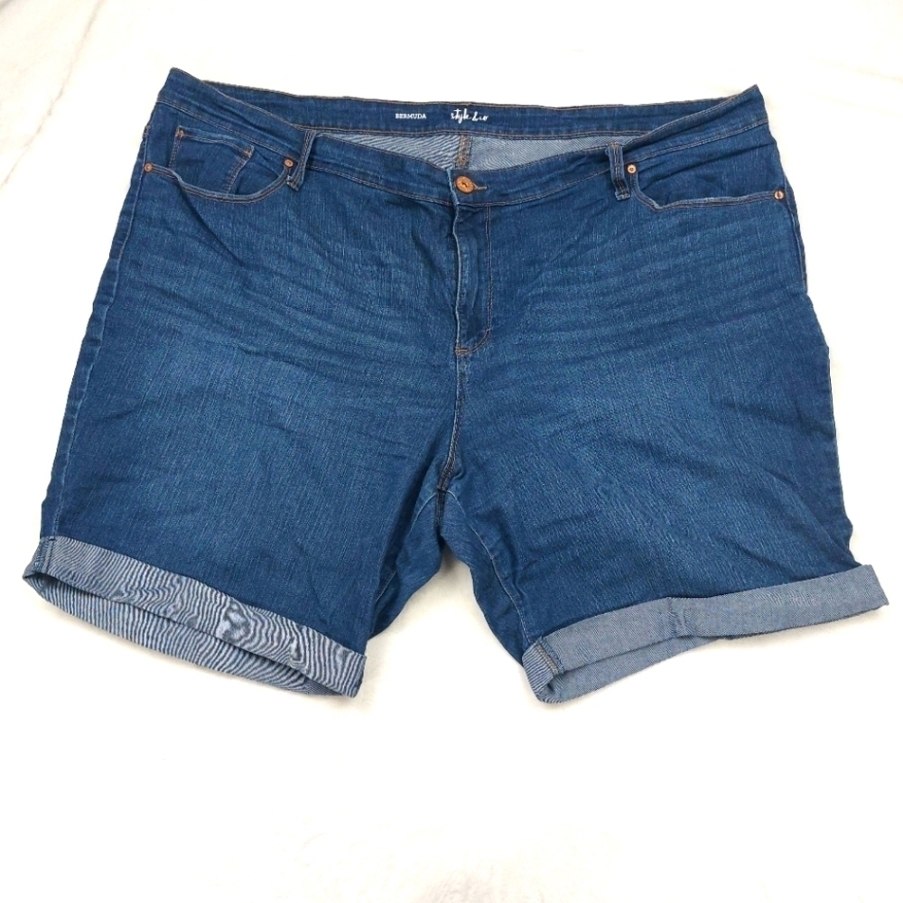 STYLE & CO WOMEN'S DARK WASH DENIM BLUE JEAN CUFFED BERMUDA SHORTS SIZE 24W - Picture 1 of 9